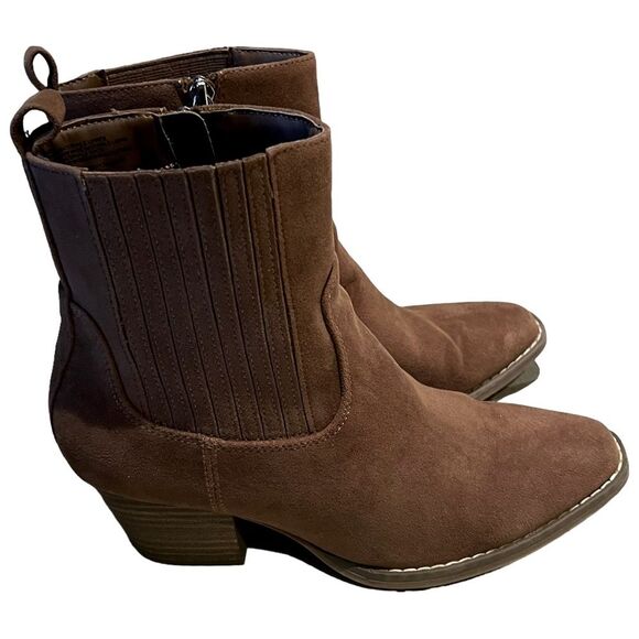 Light brown heeled booties by Universal Threads women Size 8 - Picture 9 of 14